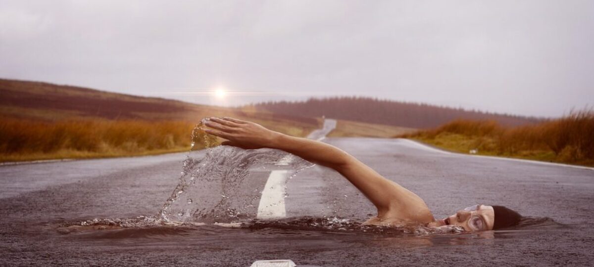 swimmer-1678307_1280