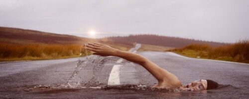 swimmer-1678307_1280